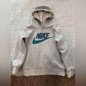 LIKE NEW! Toddler Nike Hoodie and Jogger set. Size 2T.
